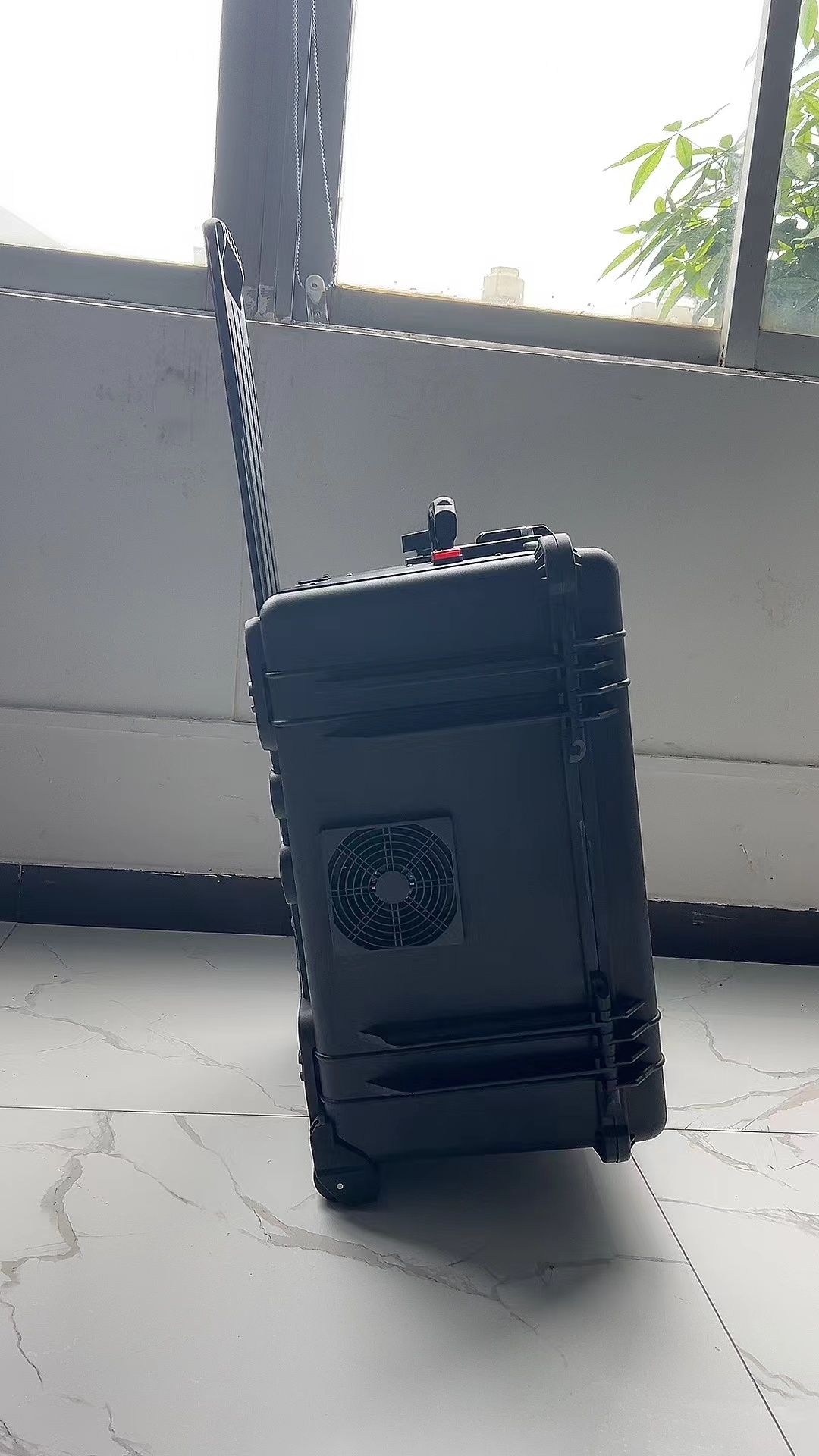 湘桥手拉箱型移动通信干扰器